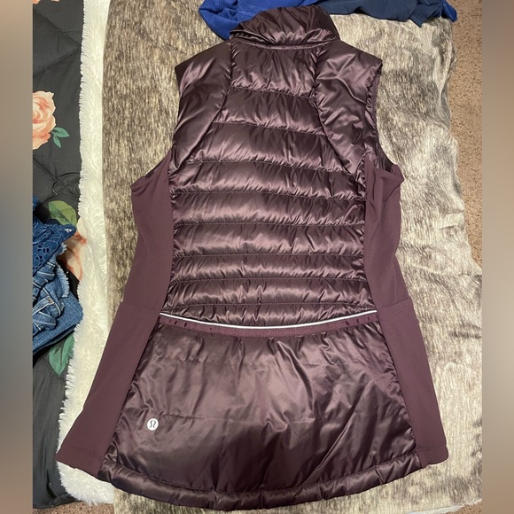 Lululemon down for a run purple vest - Picture 6 of 9
